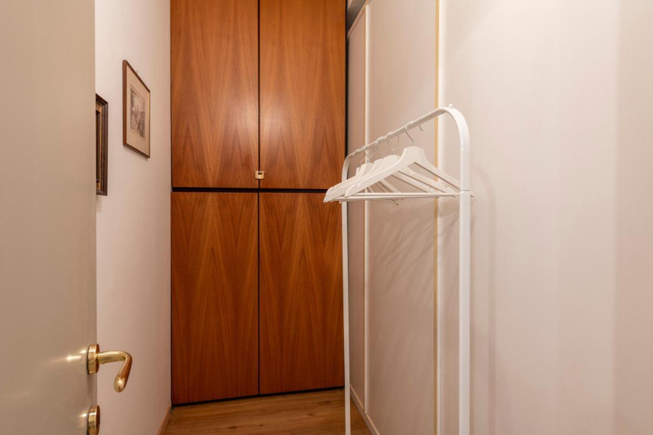 Bnbutler - Principe Eugenio - Casa Corsini, Un Angolo Retro Milan Luaran gambar